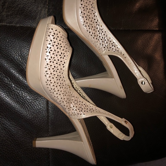 Heels - Picture 3 of 5